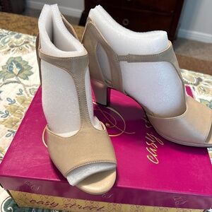 Easy Street Nude Flash heels